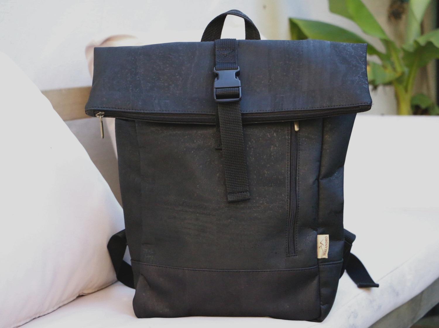 Rolltop Rucksack aus Kork mit viel Platz